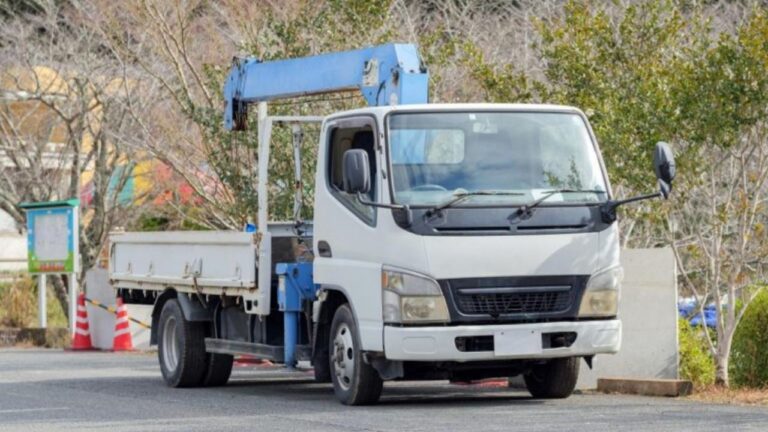 クレーン付きトラック（ユニック車）のレンタル料金は？2t・3t・4tなど 