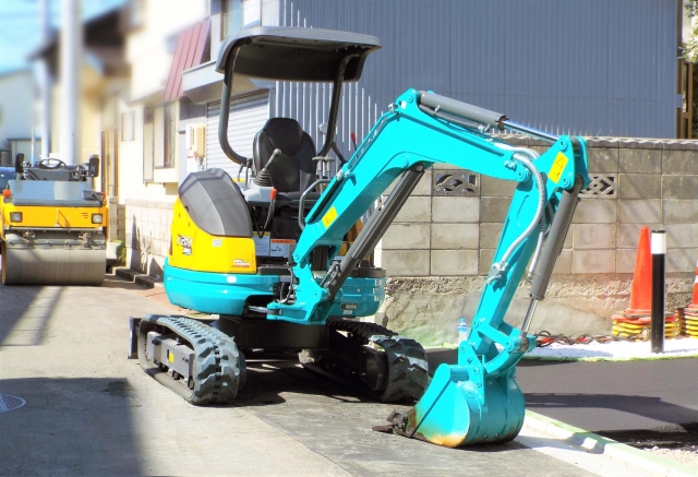 ミニバックホウとは？万能建機の選び方・活用・資格を深堀り！│Blue talk